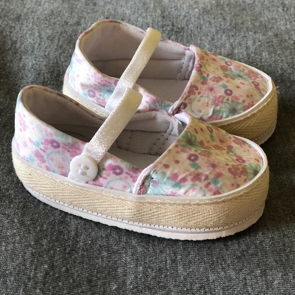 Baby floral Mary Jane crib shoes